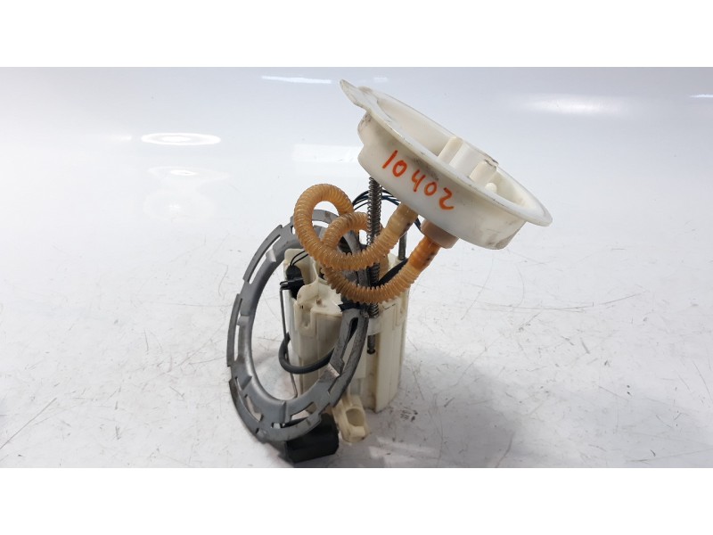 Recambio de bomba combustible para bmw serie 1 lim. (f20) 2.0 turbodiesel referencia OEM IAM 724397211  
