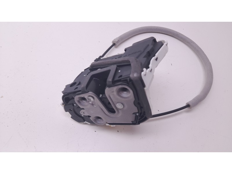 Recambio de cerradura puerta delantera derecha para mg zs suv (azs1) 1.5 vti referencia OEM IAM 10640588  