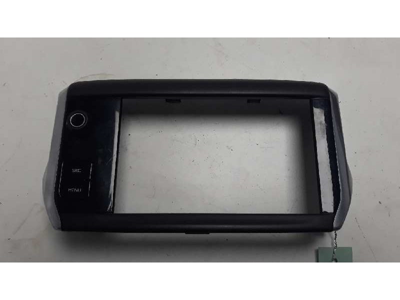 Recambio de moldura para peugeot 208 style referencia OEM IAM 9673861377  
