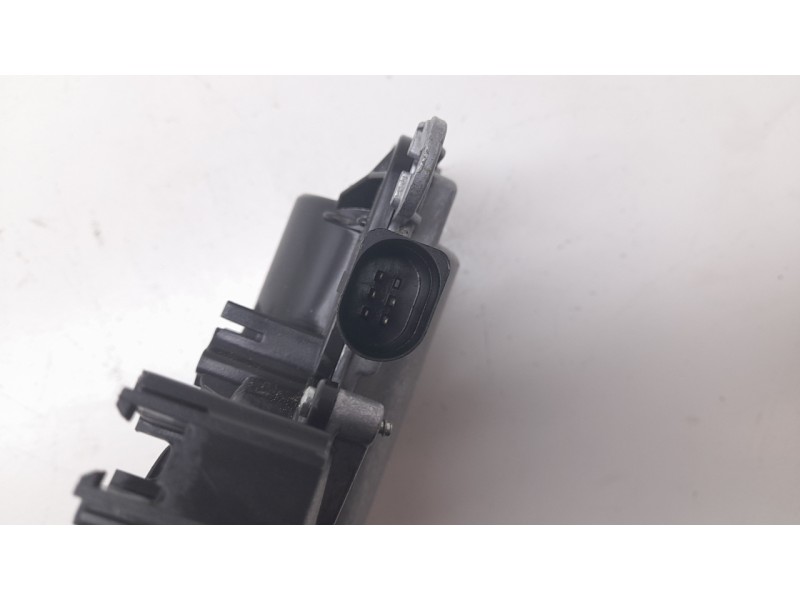 Recambio de motor cierre centralizado porton para audi a4 b9 avant (8w5, 8wd) 2.0 tdi referencia OEM IAM 3V5827887A  