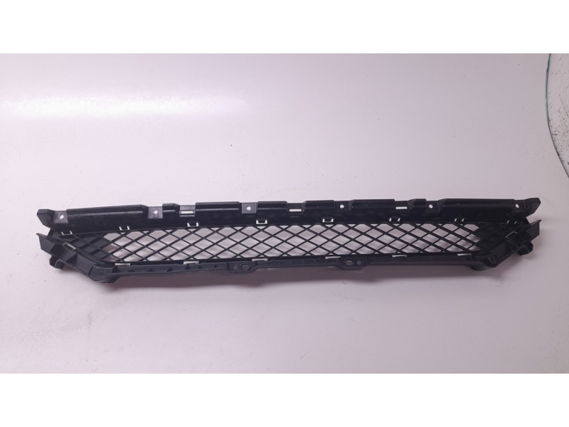 Recambio de rejilla paragolpes central para mg 3 referencia OEM IAM 11222233  