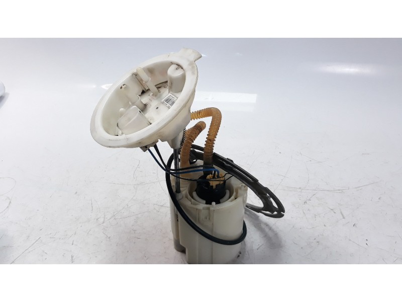 Recambio de bomba combustible para bmw serie 1 lim. (f20) 2.0 turbodiesel referencia OEM IAM 724397211  