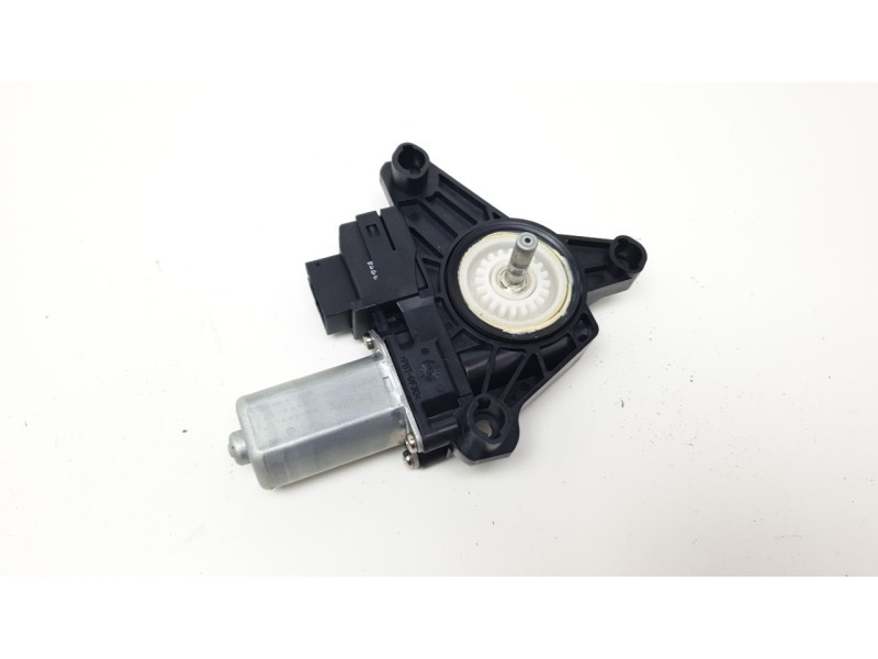 Recambio de motor elevalunas trasero derecho para mercedes-benz clase gla (x156) gla 200 cdi / d (156.908) referencia OEM IAM 24