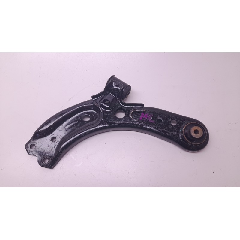 Recambio de brazo suspension inferior delantero izquierdo para mg zs suv (azs1) 1.5 vti referencia OEM IAM 11048892  