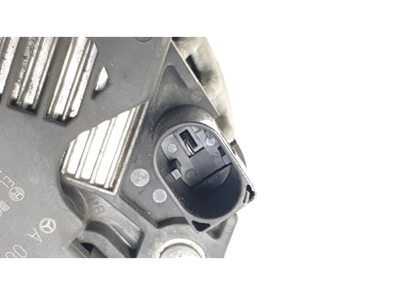 Recambio de alternador para mercedes-benz clase gla (x156) gla 200 cdi / d (156.908) referencia OEM IAM 0009063322 0125711028 AL