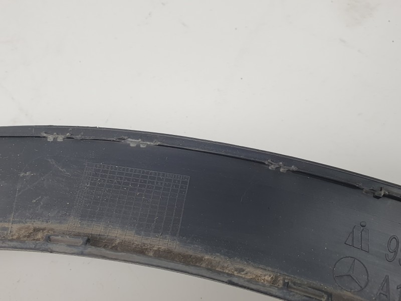 Recambio de aletin delantero izquierdo para mercedes-benz clase gla (x156) gla 200 cdi / d (156.908) referencia OEM IAM A1568852