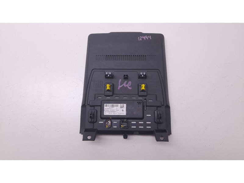 Recambio de pantalla multifuncion para renault captur e-tech hybrid referencia OEM IAM 681039590R  