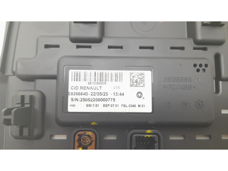 Recambio de pantalla multifuncion para renault captur e-tech hybrid referencia OEM IAM 681039590R  