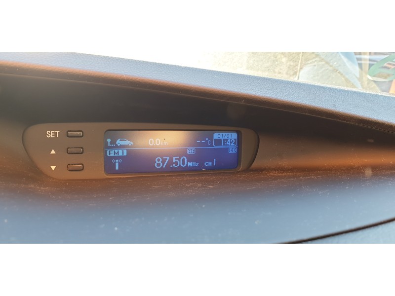 Recambio de pantalla multifuncion para hyundai i20 1.2 16v cat referencia OEM IAM 941011J721  
