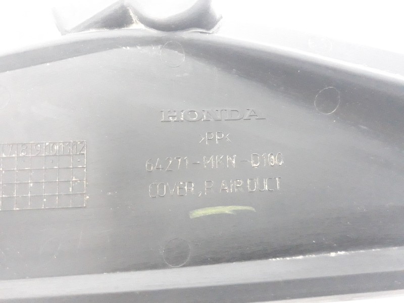 Recambio de moldura para honda cbr 650r referencia OEM IAM 64271MKND10  