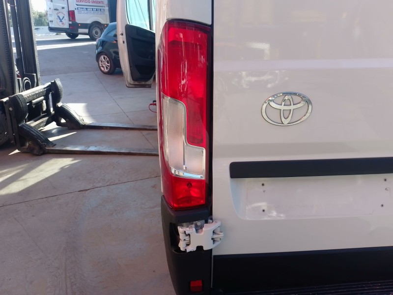 Recambio de piloto trasero izquierdo para toyota proace max referencia OEM IAM   