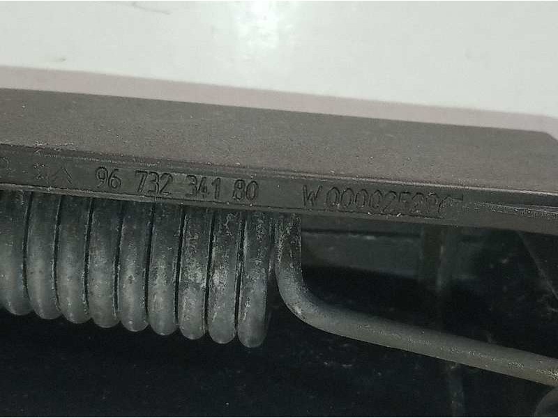 Recambio de brazo limpia trasero para peugeot 208 style referencia OEM IAM 1608396380 W000025296 