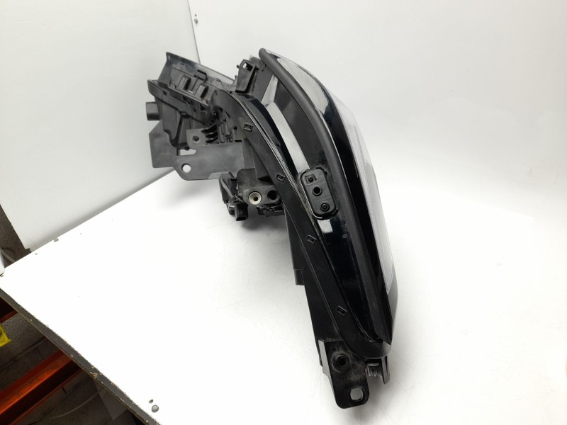 Recambio de faro derecho para kia ev9 100 gt-line awd referencia OEM IAM 92102DO130  