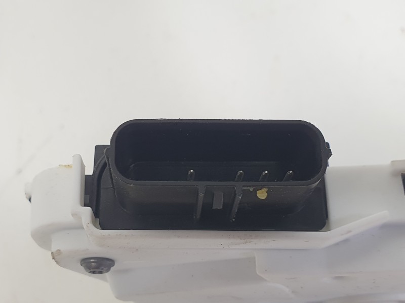 Recambio de cerradura puerta trasera derecha para mg 3 referencia OEM IAM 11341607  