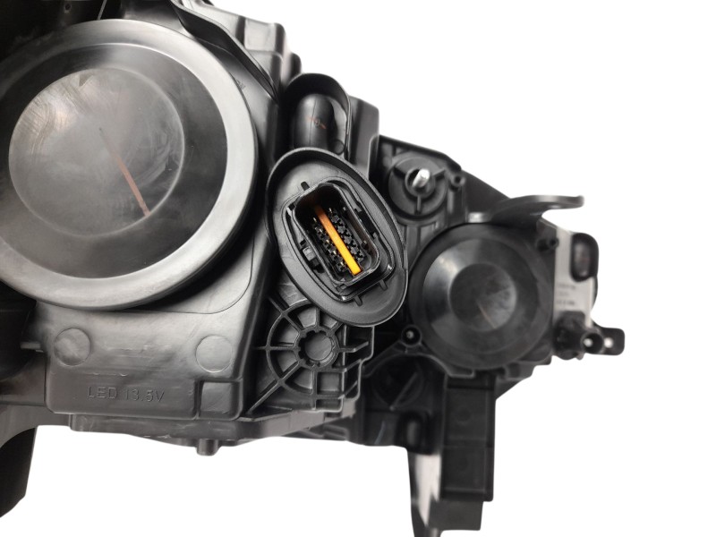 Recambio de faro izquierdo para renault kadjar referencia OEM IAM 260600217R  10118050002/11231531/5830001/5831005