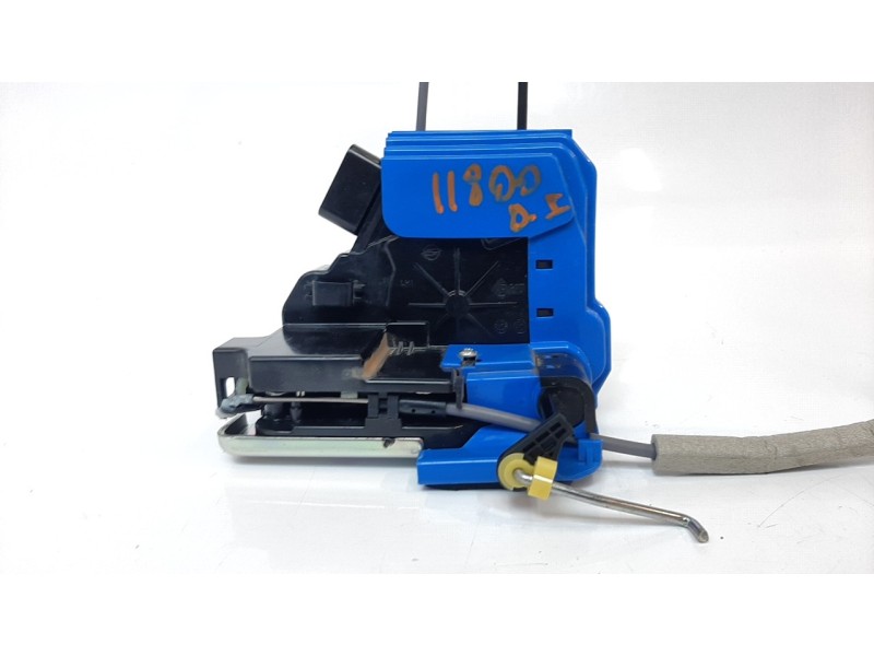Recambio de cerradura puerta delantera izquierda para ssangyong rexton limited 4x4 referencia OEM IAM 7121036000  