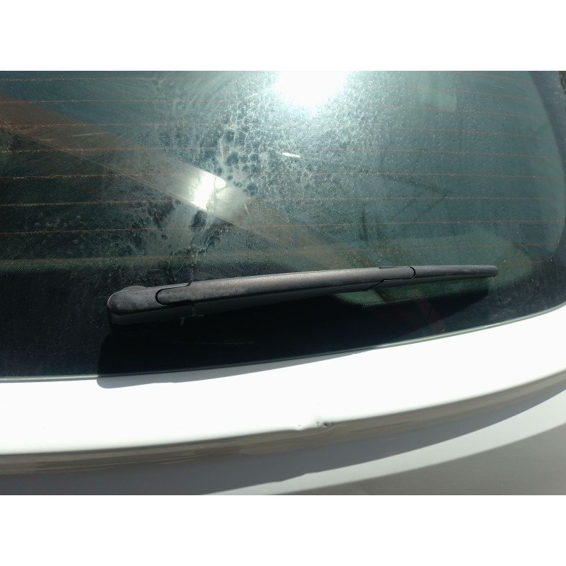 Recambio de brazo limpia trasero para dacia sandero iii 1.0 tce 90 eco-g referencia OEM IAM   