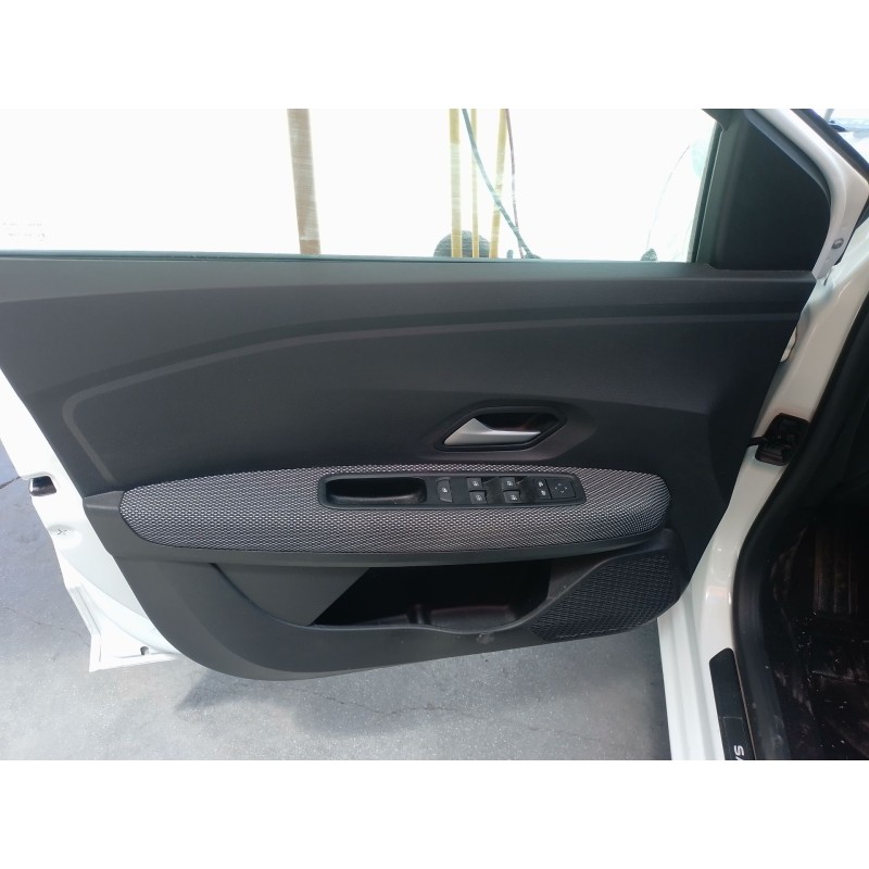 Recambio de elevalunas delantero izquierdo para dacia sandero iii 1.0 tce 90 eco-g referencia OEM IAM   