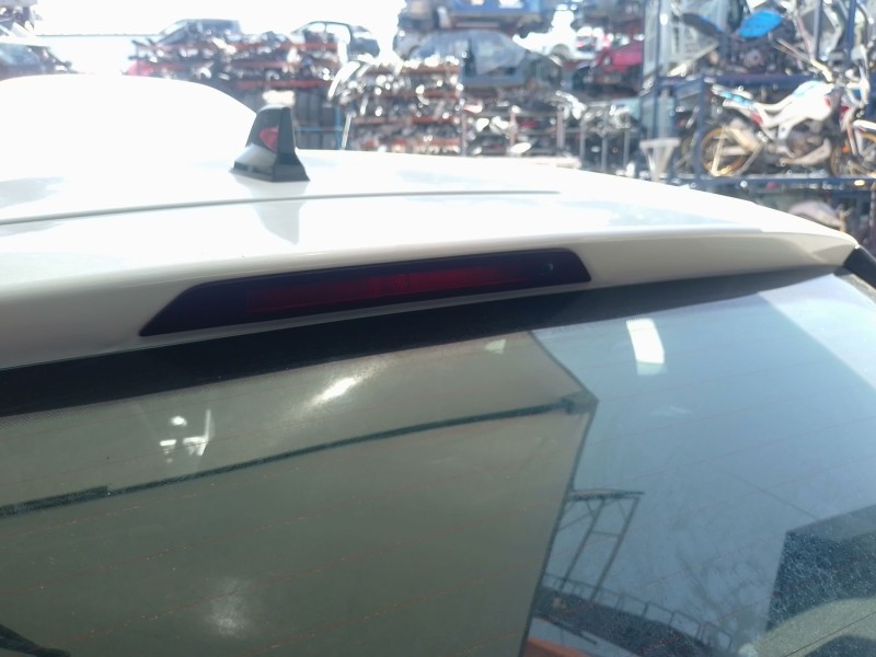 Recambio de luz central de freno para dacia sandero iii 1.0 tce 90 eco-g referencia OEM IAM   
