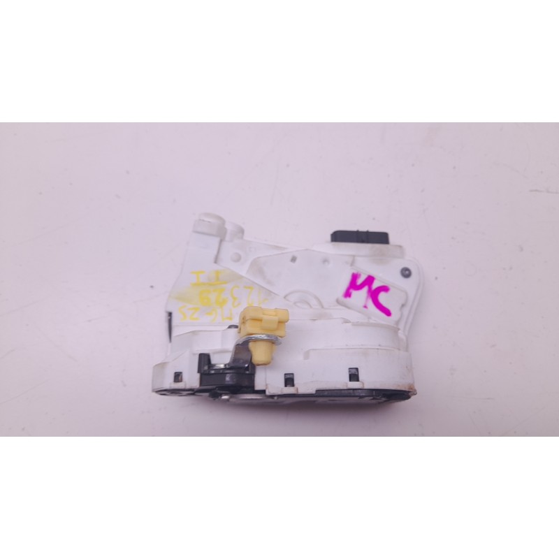 Recambio de cerradura puerta trasera izquierda para mg zs suv (azs1) 1.5 vti referencia OEM IAM 1085782  