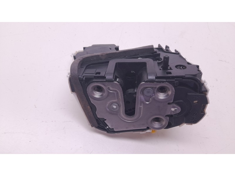Recambio de cerradura puerta trasera izquierda para mg zs suv (azs1) 1.5 vti referencia OEM IAM 1085782  