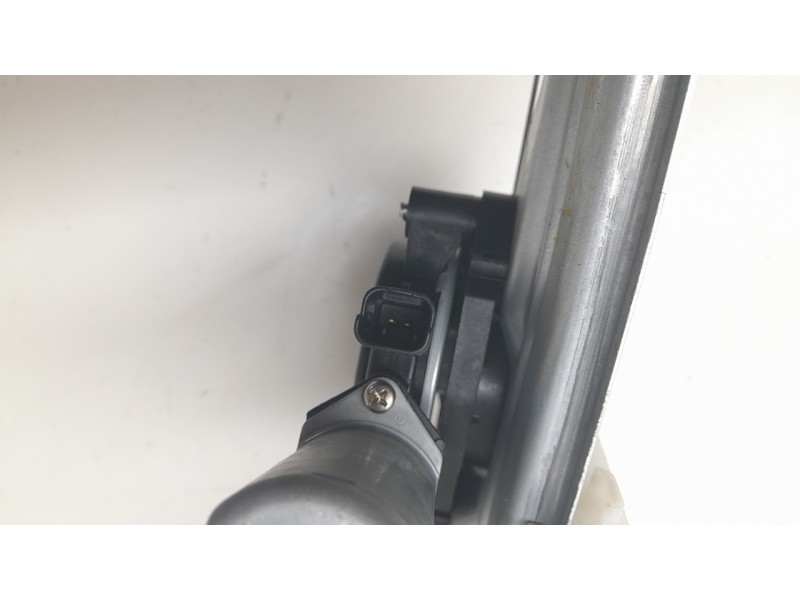 Recambio de elevalunas trasero izquierdo para mg zs suv (azs1) 1.5 vti referencia OEM IAM 10373043  
