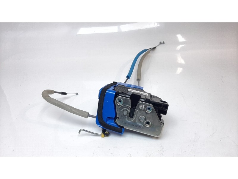 Recambio de cerradura puerta delantera izquierda para ssangyong rexton limited 4x4 referencia OEM IAM 7121036000  