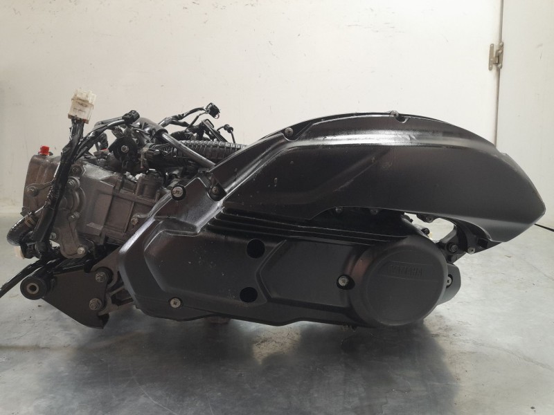 Recambio de motor completo para yamaha x-max 125 referencia OEM IAM E33PE  