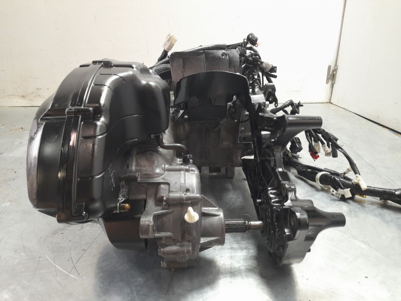 Recambio de motor completo para yamaha x-max 125 referencia OEM IAM E33PE  