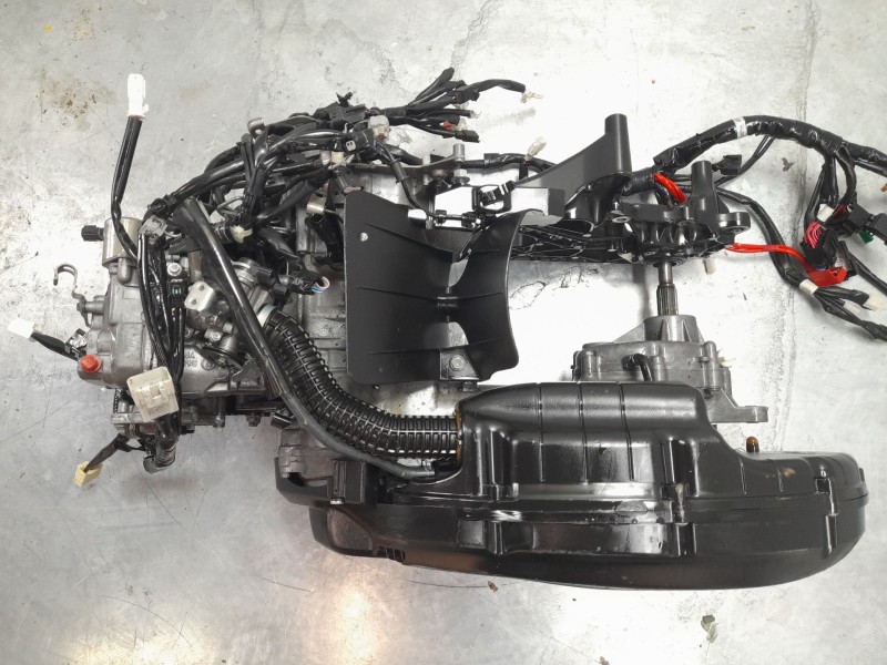 Recambio de motor completo para yamaha x-max 125 referencia OEM IAM E33PE  