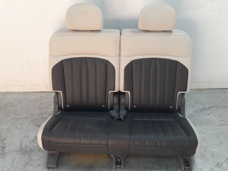 Recambio de asientos traseros para kia ev9 100 gt-line awd referencia OEM IAM 88460DO620C27  