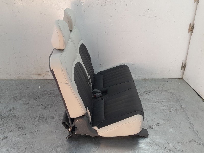 Recambio de asientos traseros para kia ev9 100 gt-line awd referencia OEM IAM 88460DO620C27  