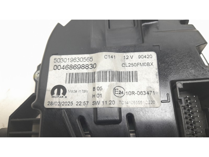 Recambio de cuadro instrumentos para toyota proace max referencia OEM IAM 00468698830 5030196360565 