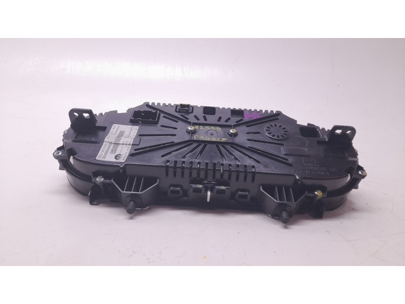 Recambio de cuadro instrumentos para toyota proace max referencia OEM IAM 00468698830 5030196360565 
