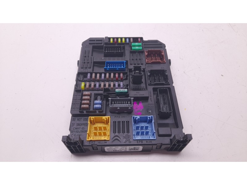 Recambio de caja reles / fusibles para ds ds 3 / ds 3 crossback (ur_, uc_, uj_) 1.2 puretech 130 referencia OEM IAM 9832880380  