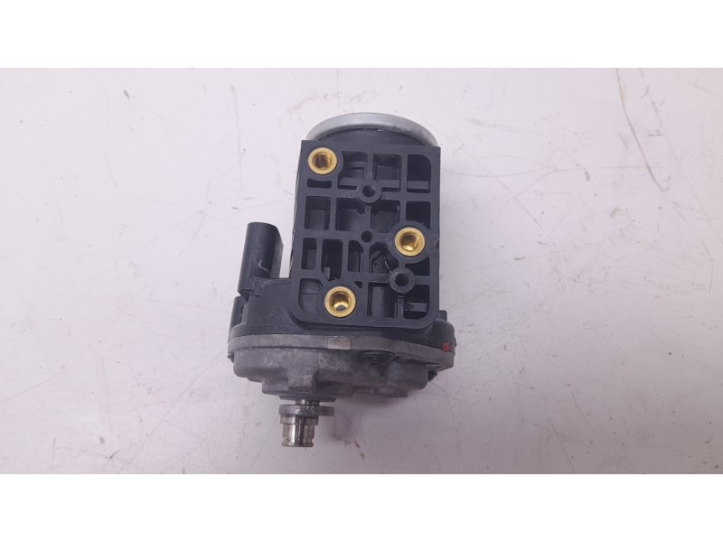 Recambio de motor electrico actuador para ds ds 3 / ds 3 crossback (ur_, uc_, uj_) 1.2 puretech 130 referencia OEM IAM 842232003