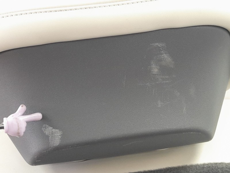 Recambio de asiento trasero medio para kia ev9 100 gt-line awd referencia OEM IAM 89B46DO100DFS  