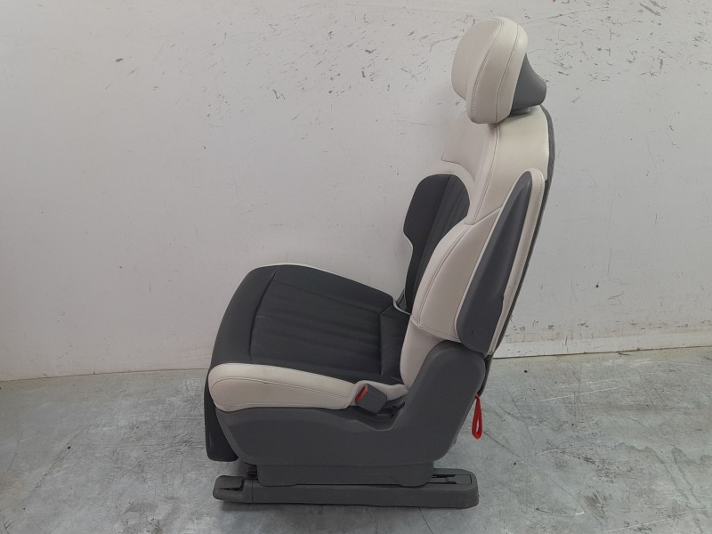 Recambio de asiento trasero medio para kia ev9 100 gt-line awd referencia OEM IAM 89B46DO100DFS  
