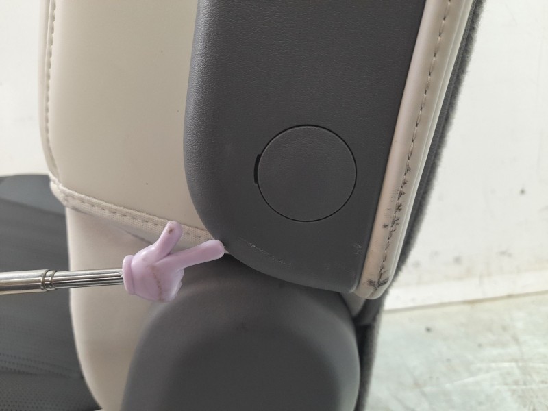 Recambio de asiento trasero medio para kia ev9 100 gt-line awd referencia OEM IAM 89B46DO100DFS  