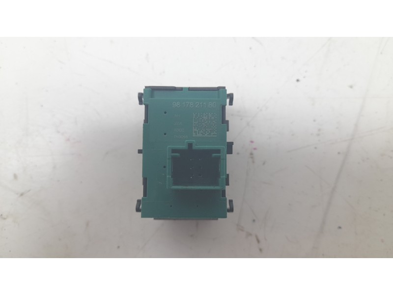 Recambio de interruptor para ds ds 3 / ds 3 crossback (ur_, uc_, uj_) 1.2 puretech 130 referencia OEM IAM 9817821180  