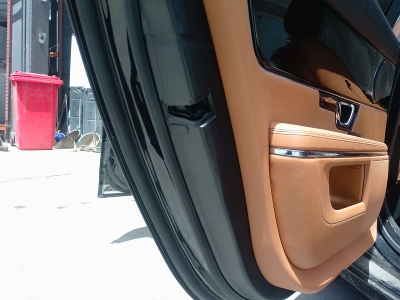 Recambio de cerradura puerta trasera izquierda para jaguar xj (x351) 3.0 sdv6 referencia OEM IAM   