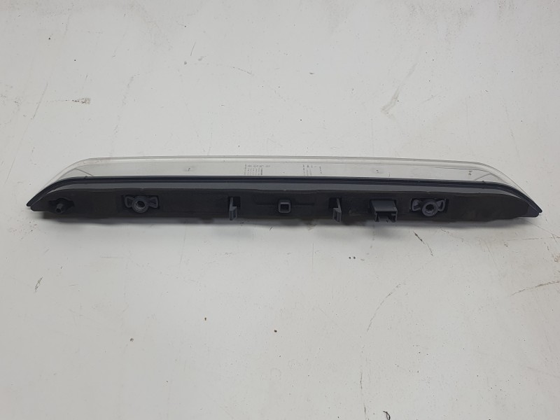 Recambio de luz central de freno para ds ds 3 / ds 3 crossback (ur_, uc_, uj_) 1.2 puretech 130 referencia OEM IAM 9825518680  