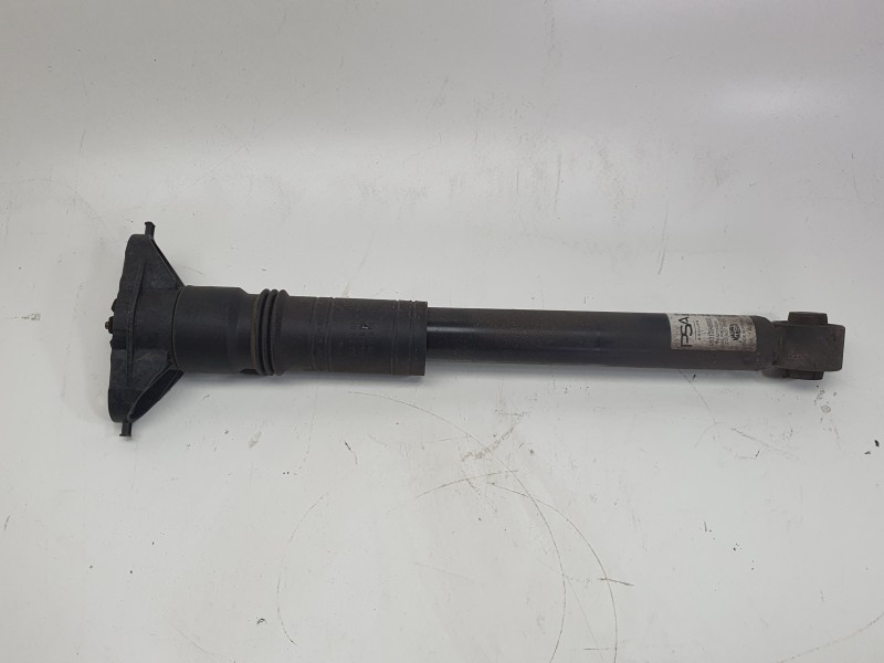 Recambio de amortiguador trasero izquierdo para ds ds 3 / ds 3 crossback (ur_, uc_, uj_) 1.2 puretech 130 referencia OEM IAM 983