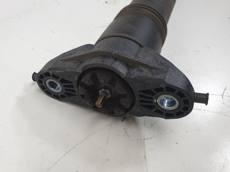 Recambio de amortiguador trasero izquierdo para ds ds 3 / ds 3 crossback (ur_, uc_, uj_) 1.2 puretech 130 referencia OEM IAM 983
