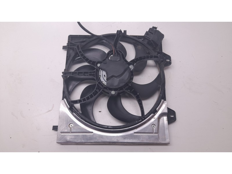 Recambio de electroventilador para ds ds 3 / ds 3 crossback (ur_, uc_, uj_) 1.2 puretech 130 referencia OEM IAM 9827752980  EVF7