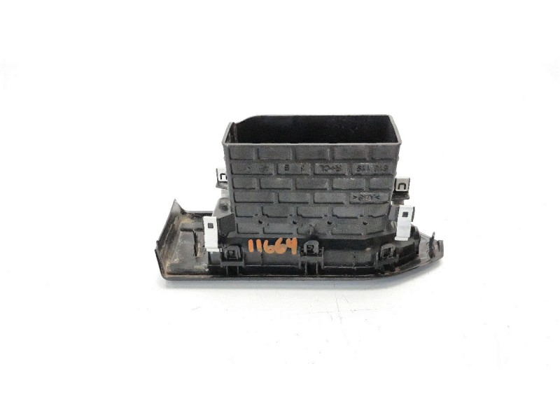 Recambio de rejilla aireadora para dacia jogger expression jogger referencia OEM IAM 687600112R  