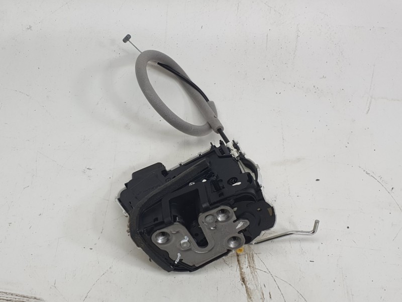 Recambio de cerradura puerta trasera izquierda para mg zs suv (azs1) 1.5 vti referencia OEM IAM 10640593 10845782 