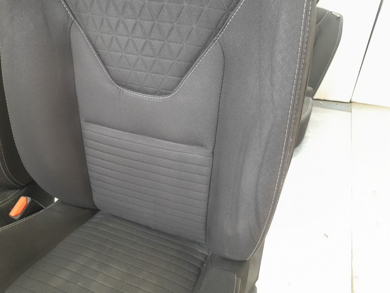 Recambio de juego asientos completo para renault clio iv (bh_) 0.9 tce 90 referencia OEM IAM   