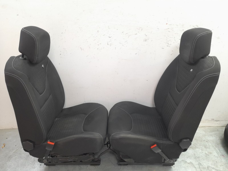 Recambio de juego asientos completo para renault clio iv (bh_) 0.9 tce 90 referencia OEM IAM   