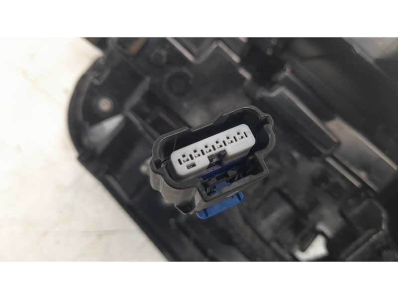 Recambio de piloto trasero izquierdo para renault 4 e-tech 120 referencia OEM IAM  265550976R 